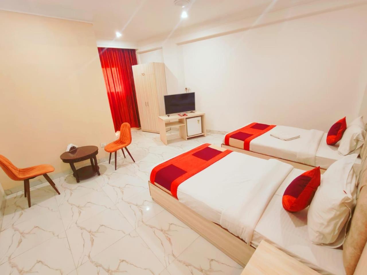 Hotel Almora Inn - Near By Delhi International Airport - With Free Airport Pickup And Drop Нью-Дели Экстерьер фото