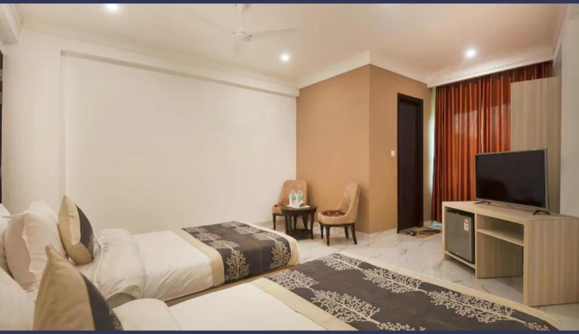 Hotel Almora Inn - Near By Delhi International Airport - With Free Airport Pickup And Drop Нью-Дели Экстерьер фото