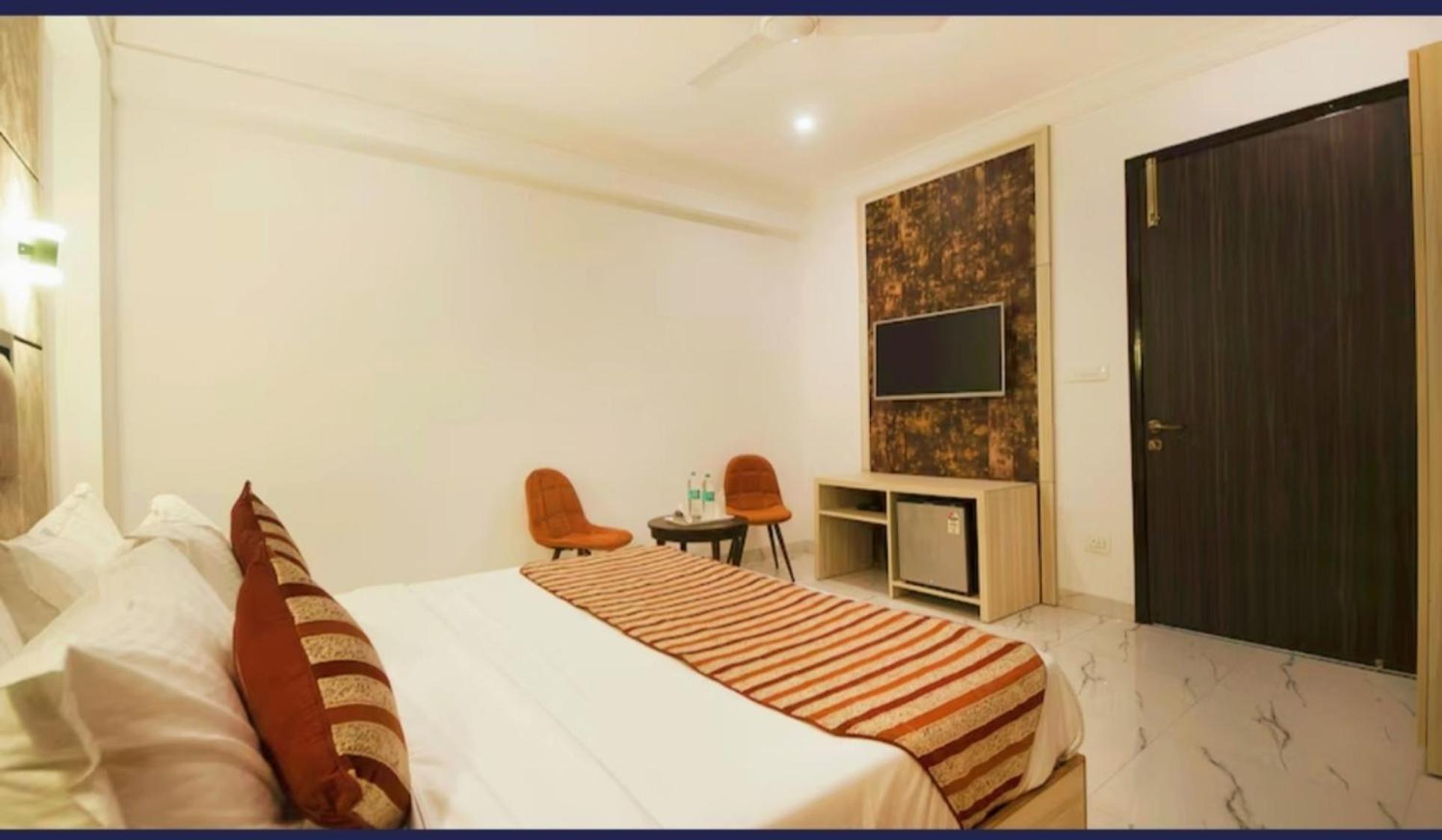 Hotel Almora Inn - Near By Delhi International Airport - With Free Airport Pickup And Drop Нью-Дели Экстерьер фото
