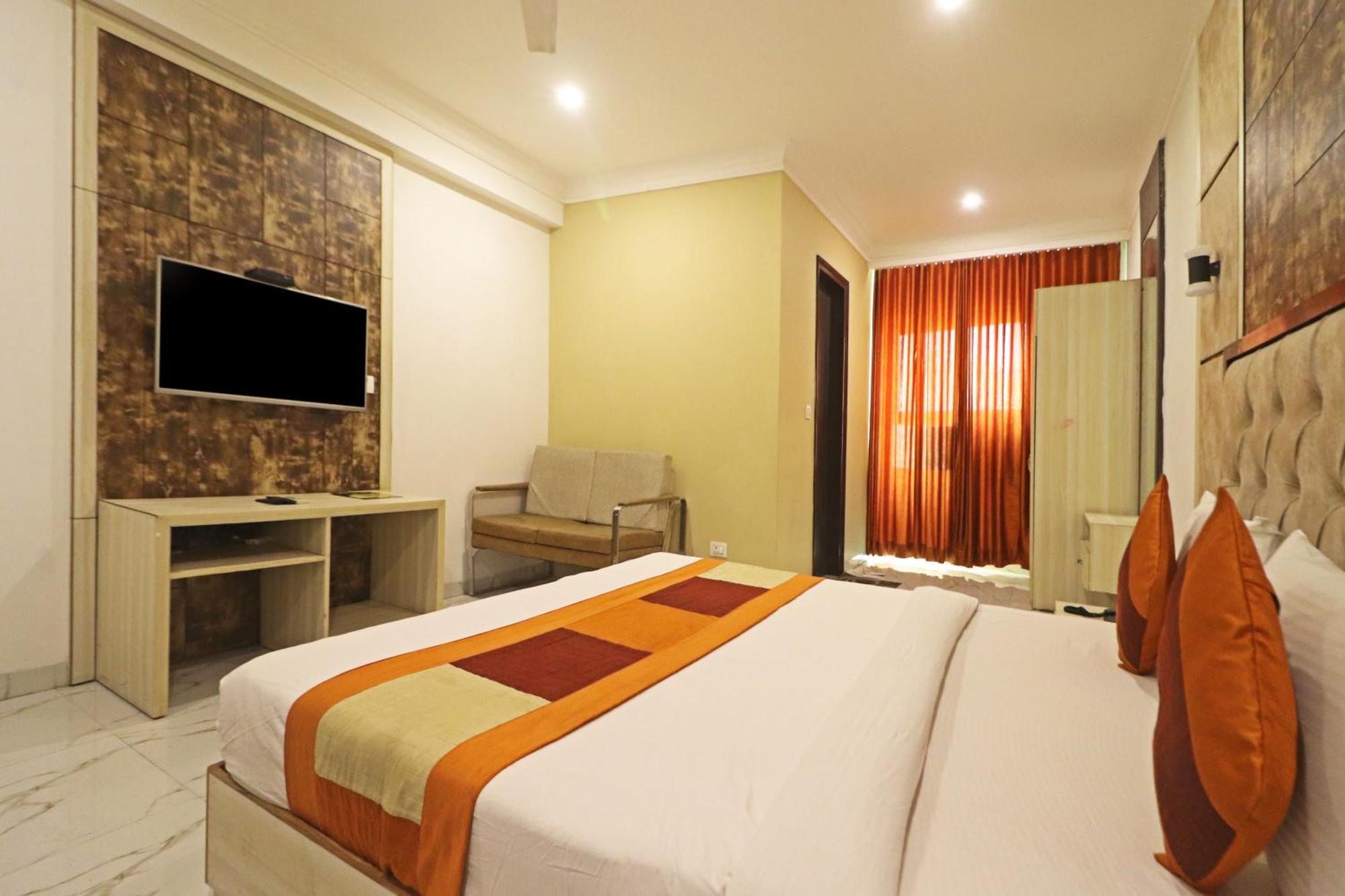Hotel Almora Inn - Near By Delhi International Airport - With Free Airport Pickup And Drop Нью-Дели Экстерьер фото