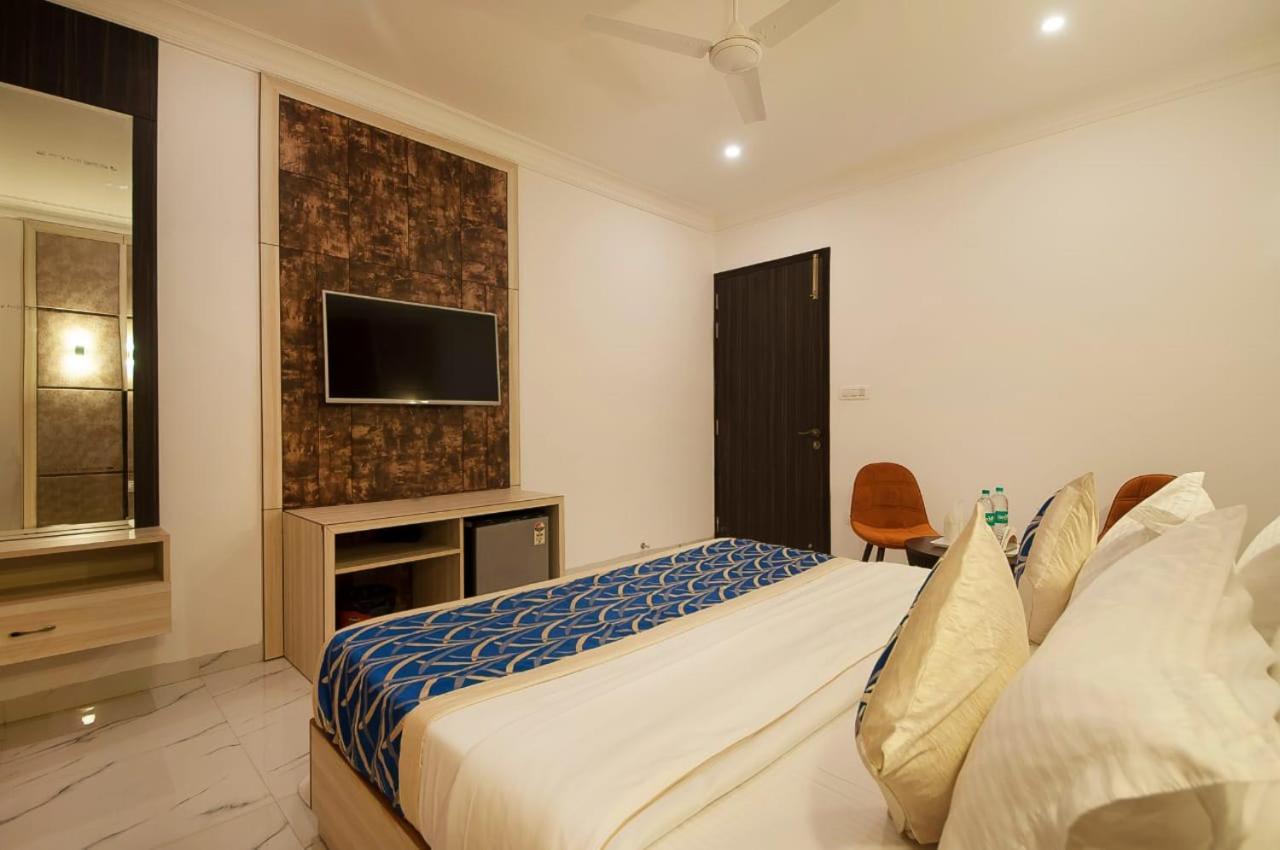 Hotel Almora Inn - Near By Delhi International Airport - With Free Airport Pickup And Drop Нью-Дели Экстерьер фото