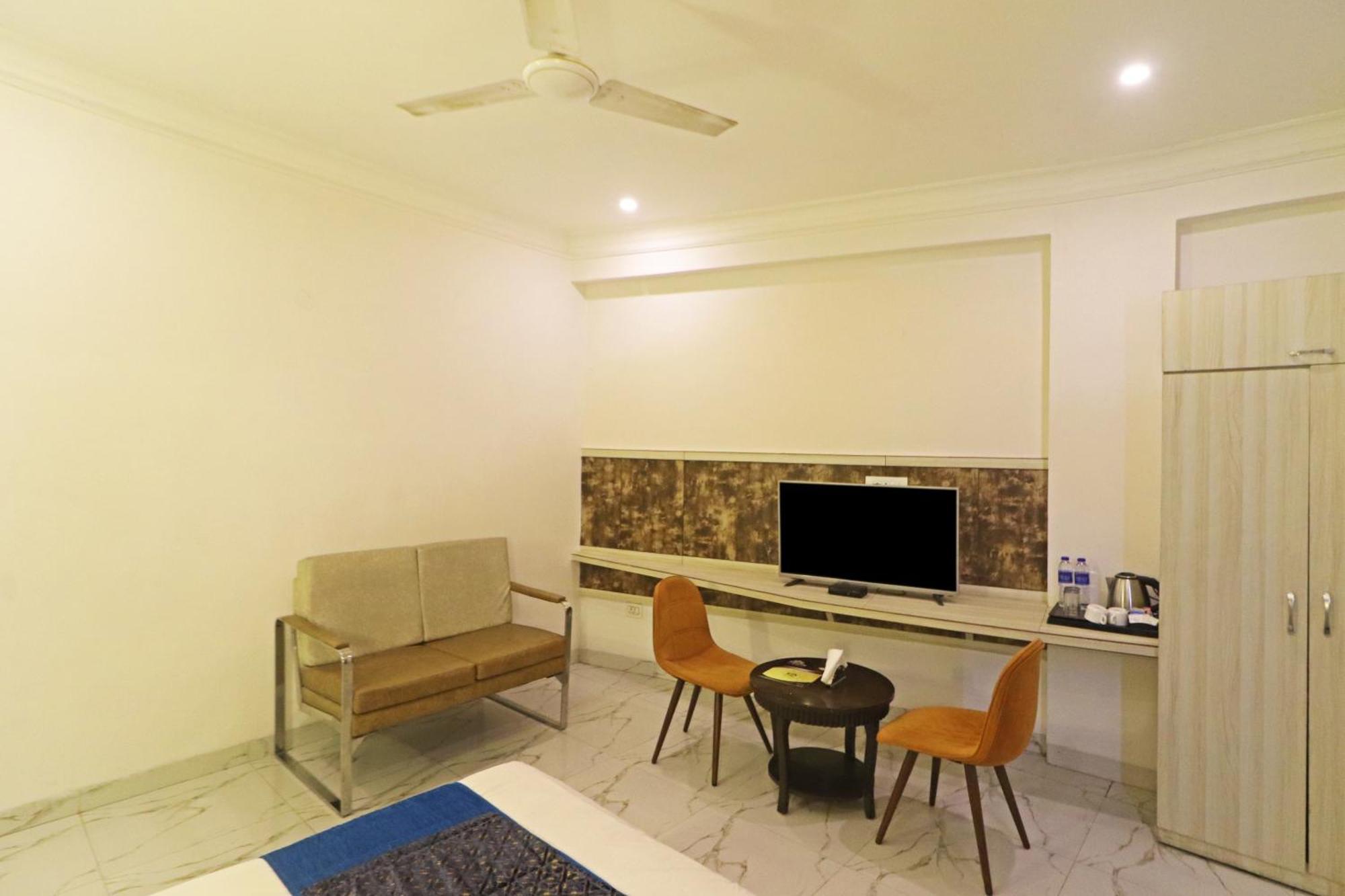 Hotel Almora Inn - Near By Delhi International Airport - With Free Airport Pickup And Drop Нью-Дели Экстерьер фото