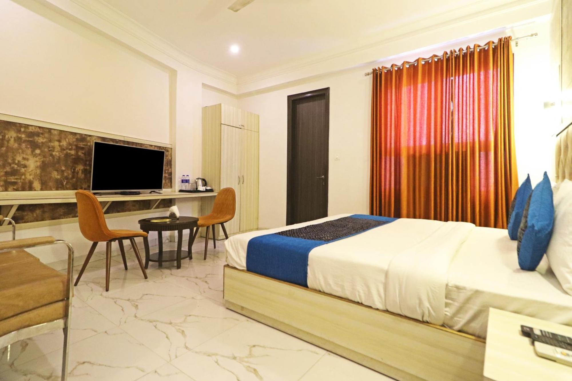 Hotel Almora Inn - Near By Delhi International Airport - With Free Airport Pickup And Drop Нью-Дели Экстерьер фото