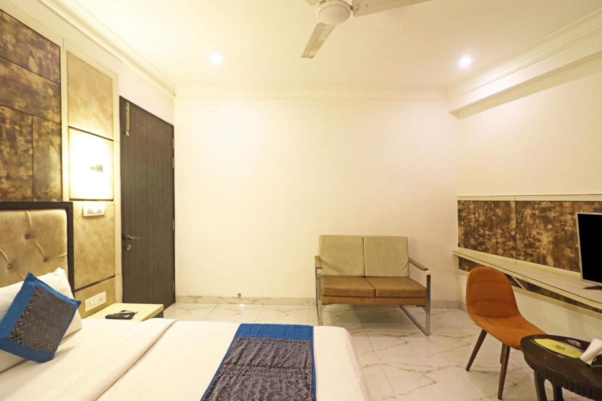 Hotel Almora Inn - Near By Delhi International Airport - With Free Airport Pickup And Drop Нью-Дели Экстерьер фото