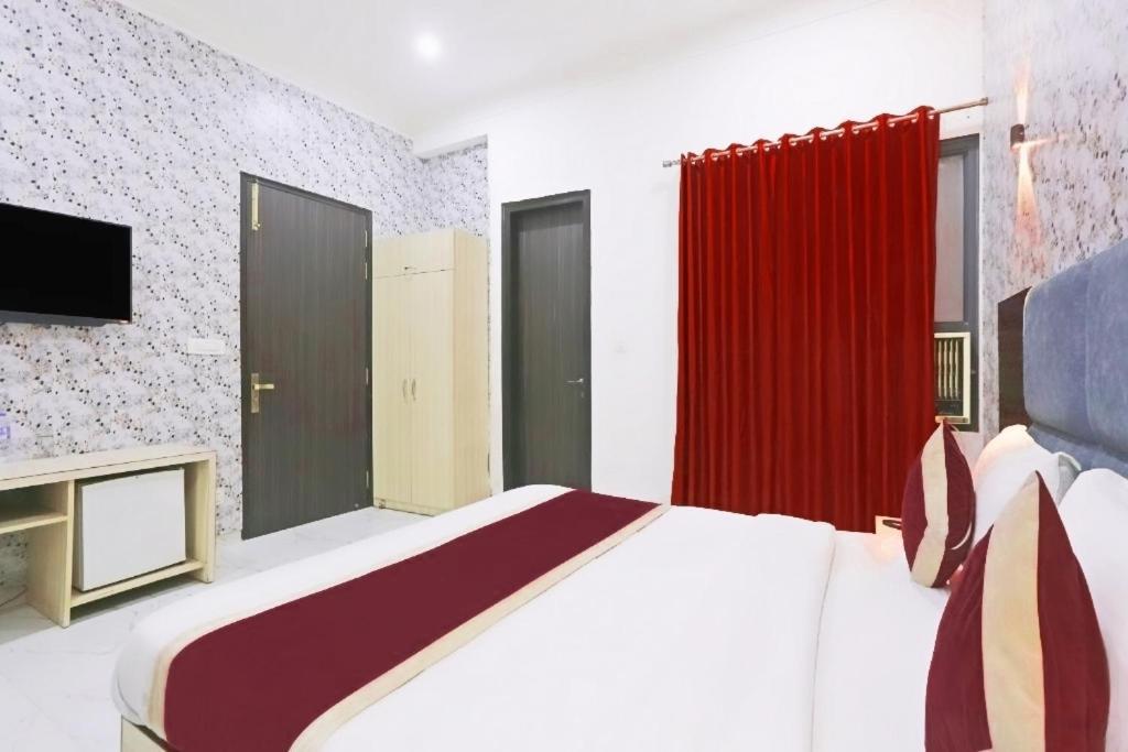Hotel Almora Inn - Near By Delhi International Airport - With Free Airport Pickup And Drop Нью-Дели Экстерьер фото