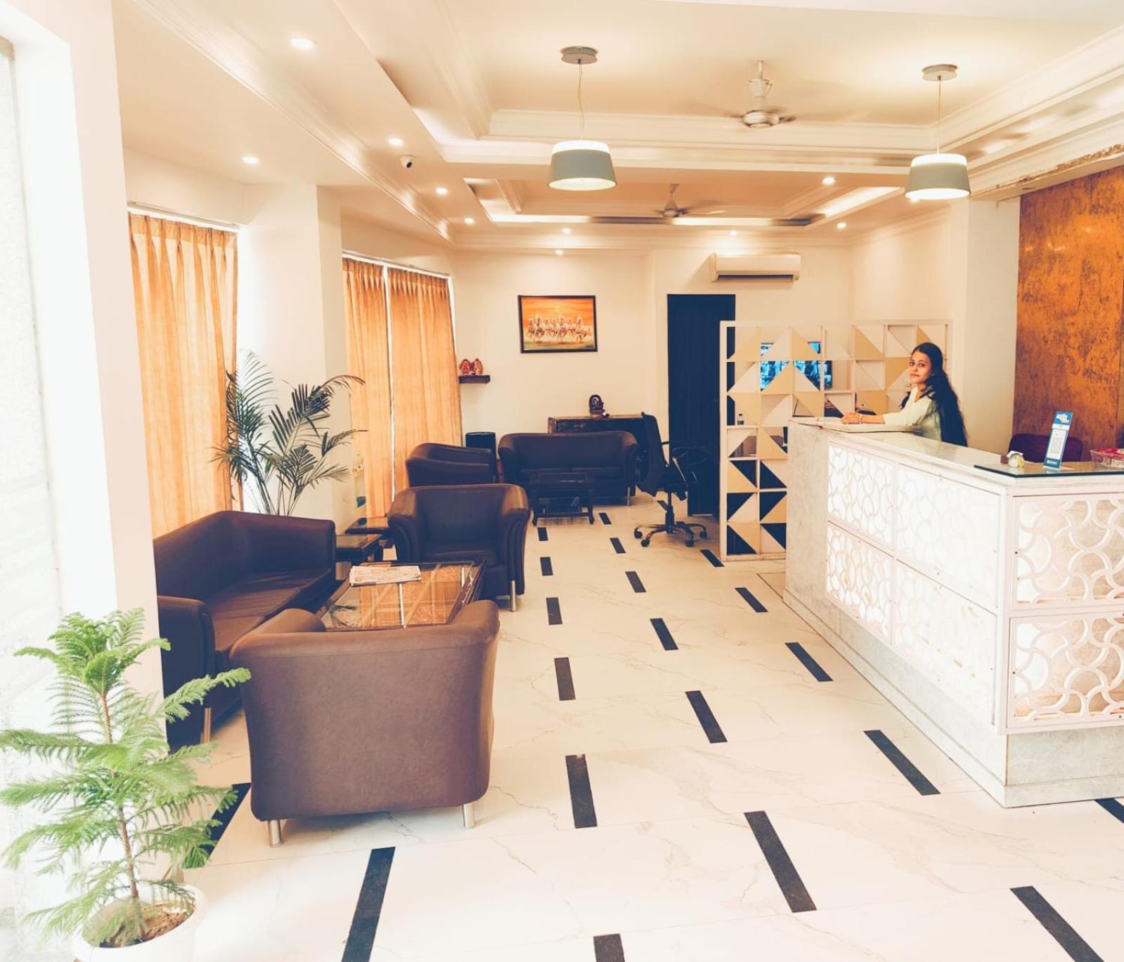 Hotel Almora Inn - Near By Delhi International Airport - With Free Airport Pickup And Drop Нью-Дели Экстерьер фото