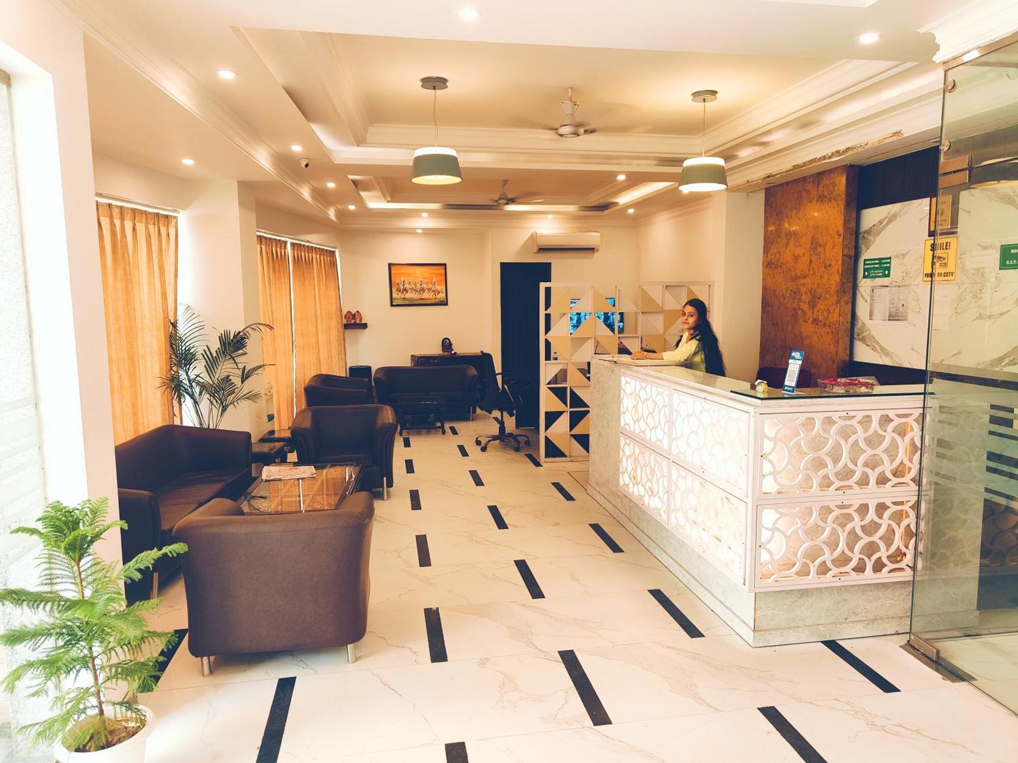 Hotel Almora Inn - Near By Delhi International Airport - With Free Airport Pickup And Drop Нью-Дели Экстерьер фото