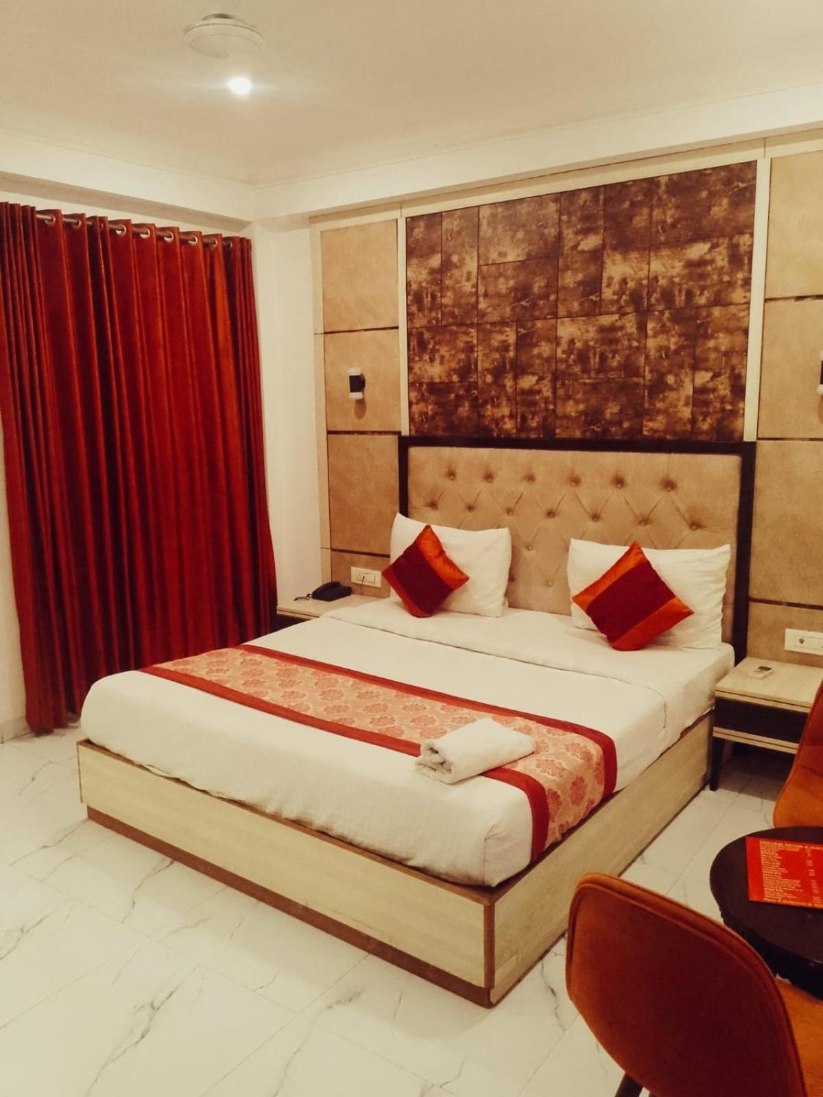 Hotel Almora Inn - Near By Delhi International Airport - With Free Airport Pickup And Drop Нью-Дели Экстерьер фото