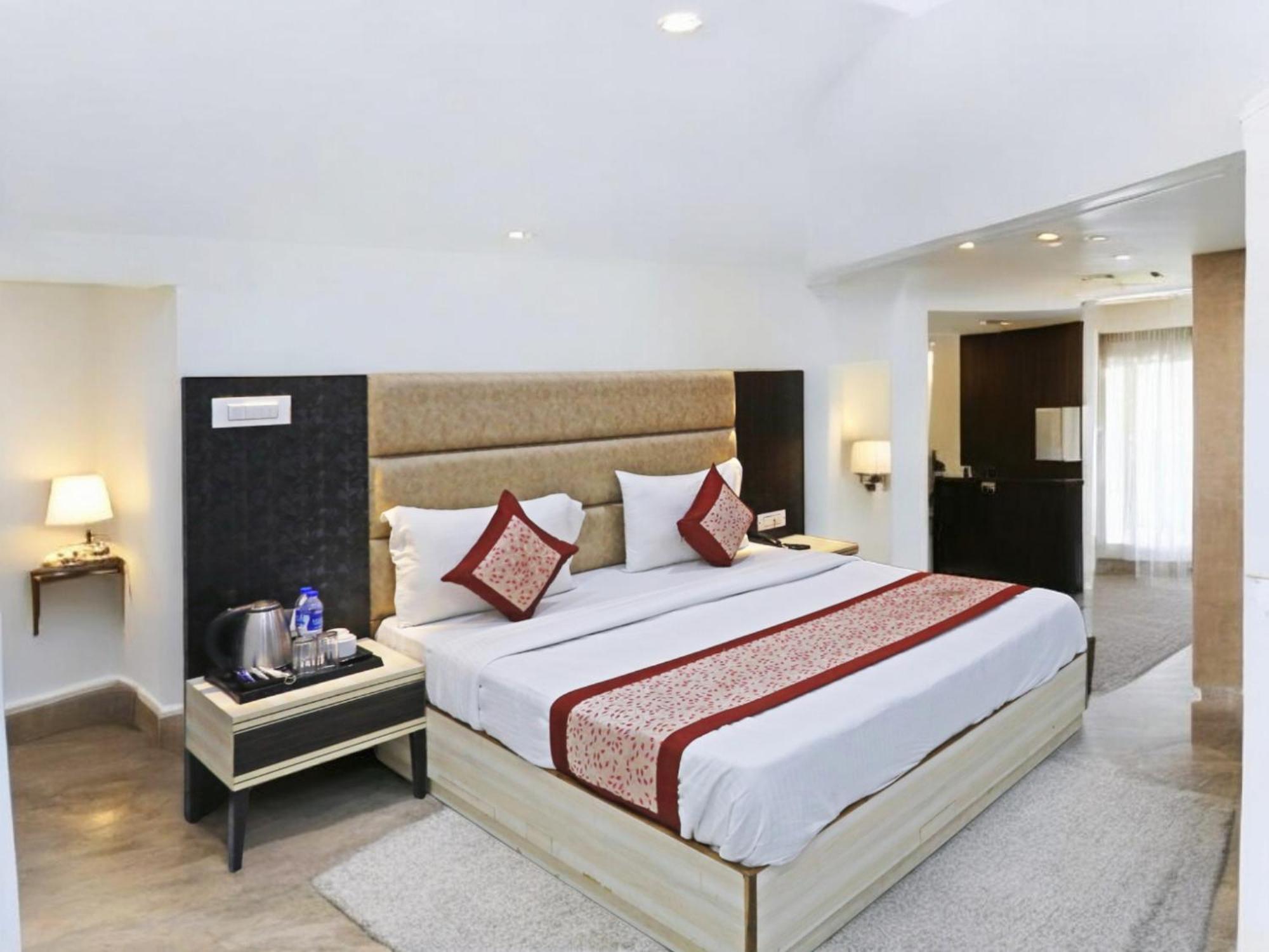 Hotel Almora Inn - Near By Delhi International Airport - With Free Airport Pickup And Drop Нью-Дели Экстерьер фото